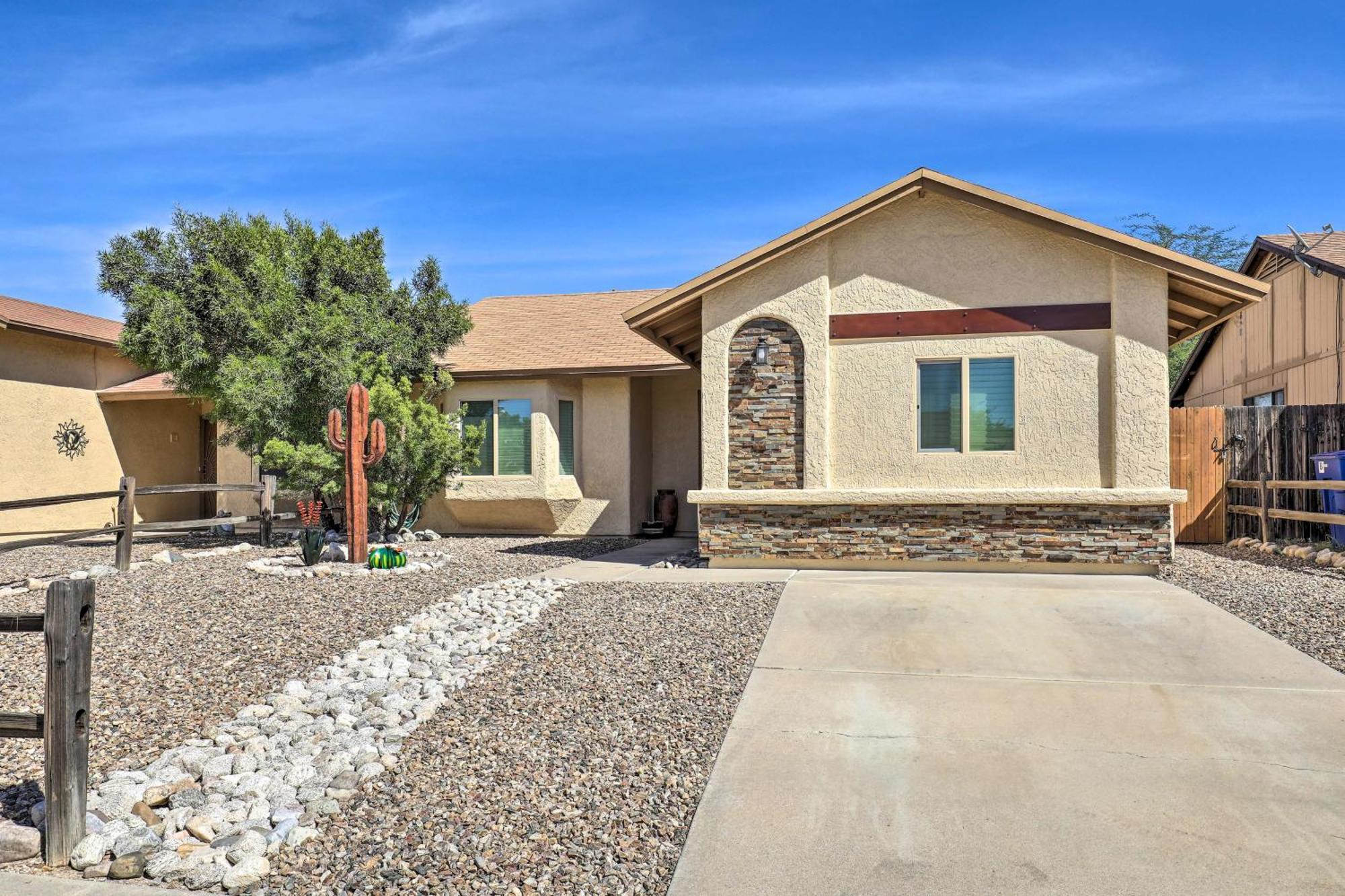East Tucson House With Private Backyard And Fire Pit Villa Exterior photo